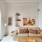 בית נופש The Sunday House In The Heart Of