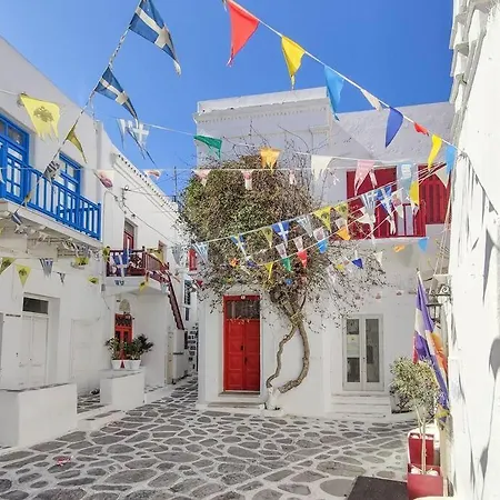 The Sunday House In The Heart Of *