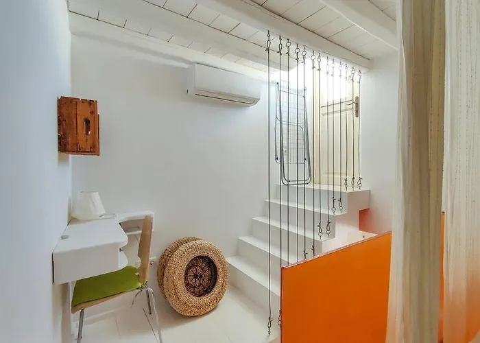 The Sunday House In The Heart Of *